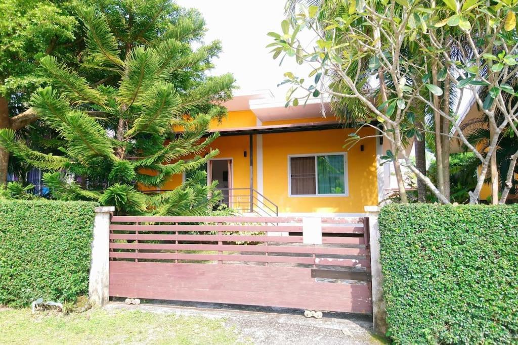Little Yellow House- Aonang Ao Nang Bagian luar foto