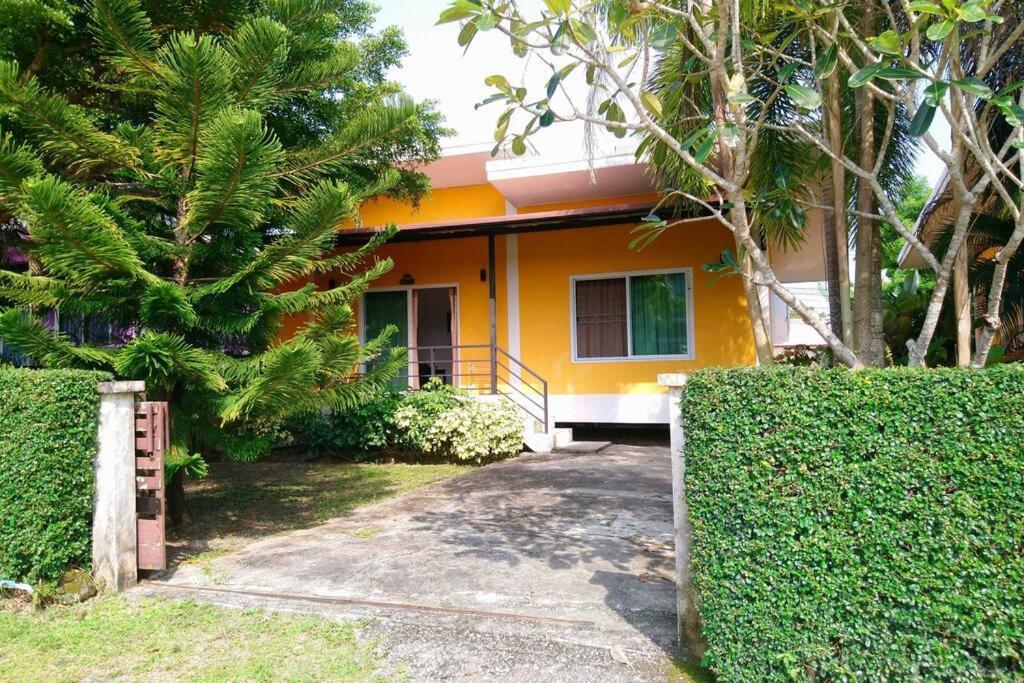 Little Yellow House- Aonang Ao Nang Bagian luar foto